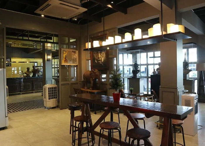Trang Hotel, Bangkok